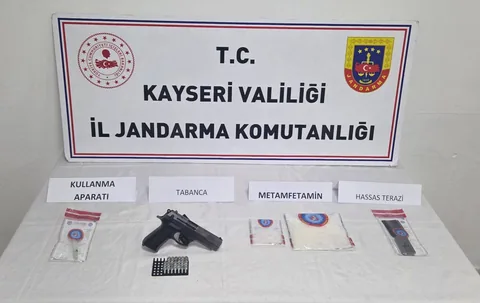 Kayseri'de Uyuşturucu Tacirine Jandarma Operasyonu: Zehir Taciri Yakayı Ele Verdi! — haber görseli