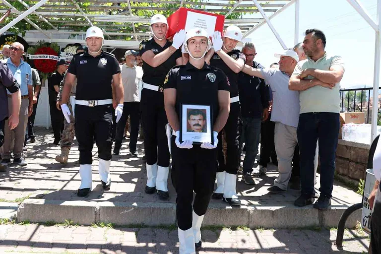 Vali Çiçek, Gazi Adnan Tanyeri’yi Son Yolculuğuna Uğurladı — haber görseli