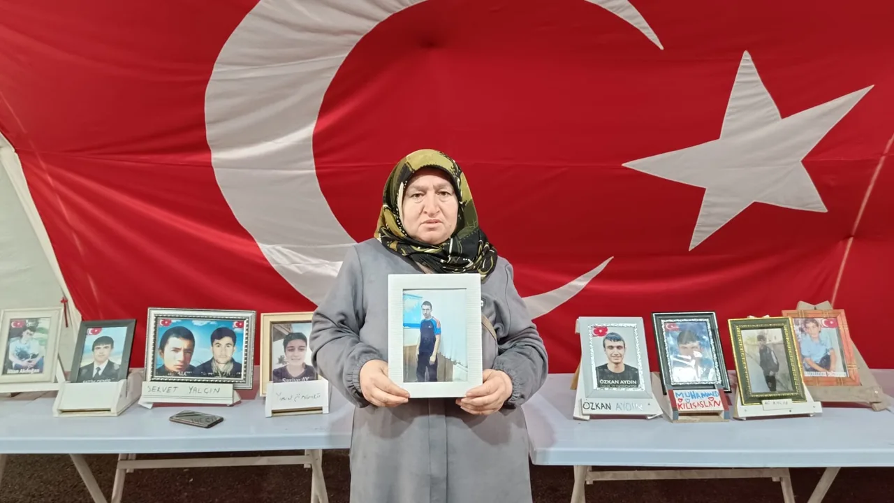 Diyarbakır Anneleri’nin Evlat Nöbeti 2339 Gündür Sürüyor — haber görseli