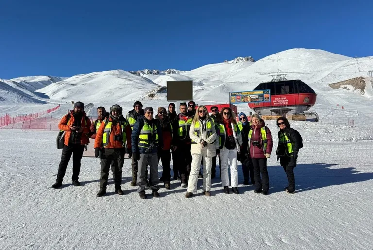 Erciyes’te Fotoğraf Tutkunları Büyüleyici Kış Manzaralarını Ölümsüzleştirdi — haber görseli