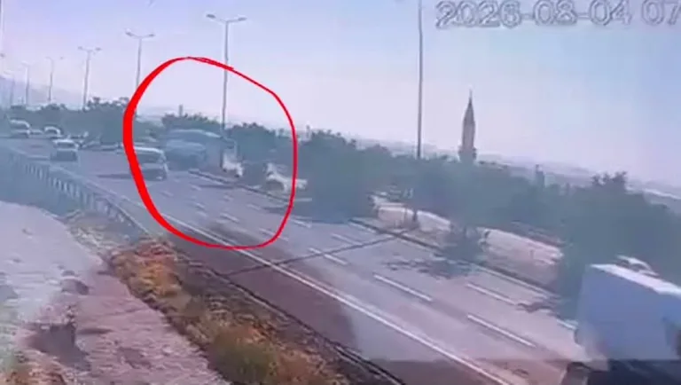 İncesu'da Feci Kaza! Otobüsün Devrildiği Anlar Saniye Saniye Kaydedildi — haber görseli
