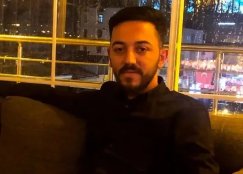 Yahyalı'da Erkek Kuaförü Enes Soydan, Evinde Ölü Bulundu — haber görseli