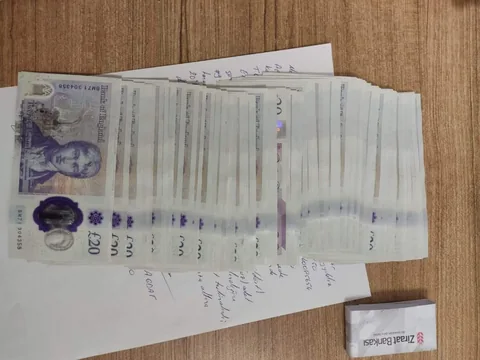 Yaptığı hareketle insanlık ölmemiş dedirtti! Yolda bulduğu 81 bin lirayı polise teslim etti — haber görseli