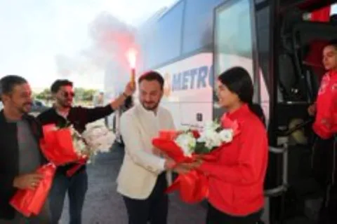 Bilek Güreşinde Dünya İkincisi Olan Huri Uçar Kayseri’de Alkışlarla Karşılandı — haber görseli