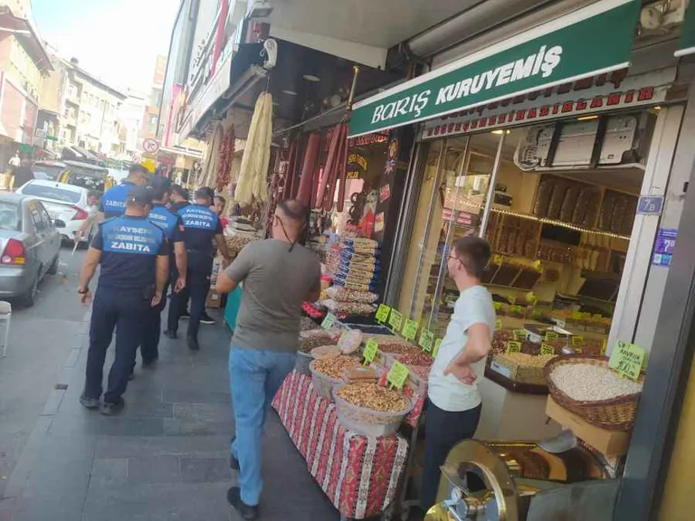 Kayseri Zabıta Ekiplerinden Ortak Denetim: Kaldırım ve Yol İşgallerine Geçit Yok — haber görseli