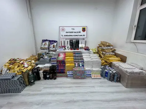 Kayseri-Malatya Yolunda 20 Milyon TL Değerinde Kaçak Ürün Ele Geçirildi — haber görseli