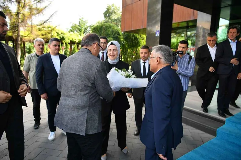 Bakan Özhaseki ve Başkan Büyükkılıç'tan Kentsel Dönüşüm Zirvesi — haber görseli