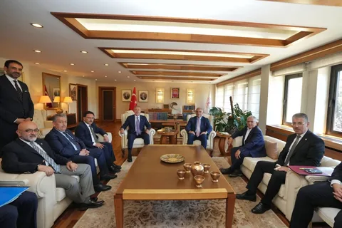 Vali Çiçek ve Başkan Büyükkılıç  Ankara'da ! Kayseri'nin Önemli Projeleri Masaya Yatırıldı — haber görseli