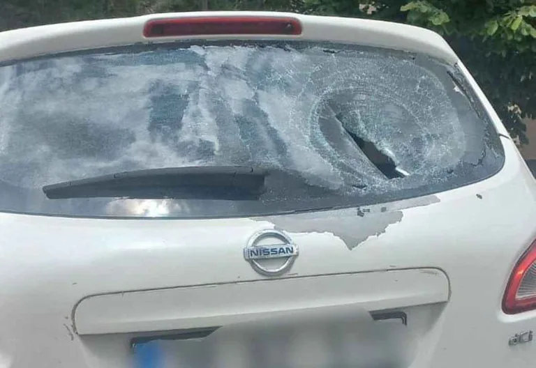 Kayseri'de Öfkeli Veli Dehşet Saçtı! Öğretmeni Sınıfta Darp Edip Aracını Parçaladı — haber görseli