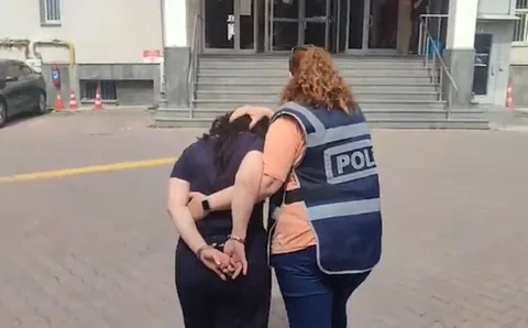 Kayseri'de Yağma Suçundan 55 Yıl Hükümlü Kadın, Merdiven Boşluğunda Yakalandı! — haber görseli