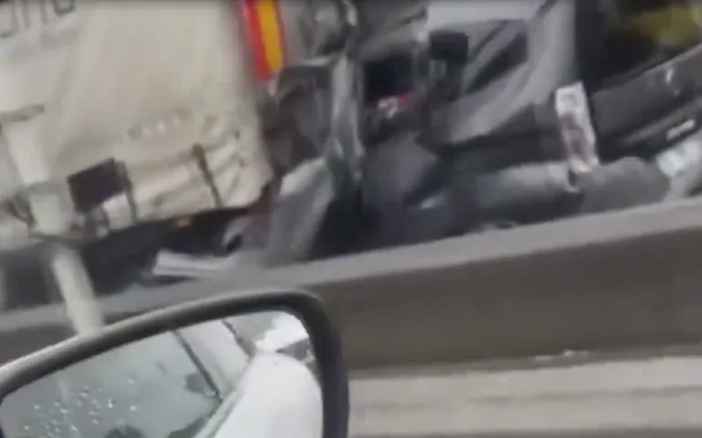 Pendik Gişeler Can Almaya Devam Ediyor! Otomobil Tırın Altına Girdi:1 Ölü — haber görseli