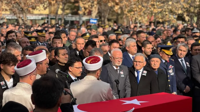 Helikopter faciasında şehit olan Tuğgeneral Baydilli son yolculuğuna uğurlandı — haber görseli