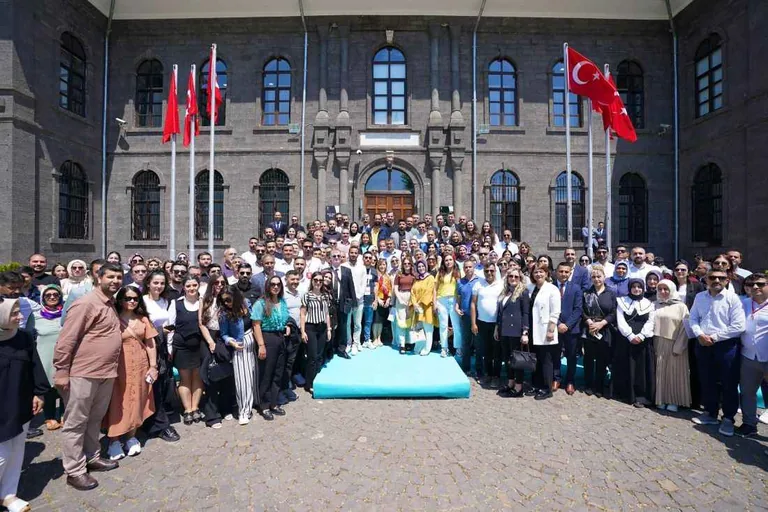 Milli Eğitim Bakanı Yusuf Tekin, öğretmen atamaları için gün verdi — haber görseli