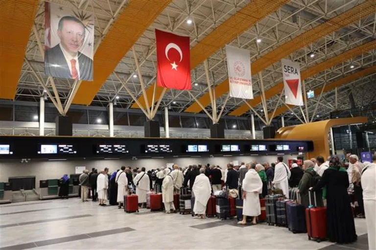 Kayseri'den İlk Hacı Kafilesi Dualarla Yola Çıktı — haber görseli