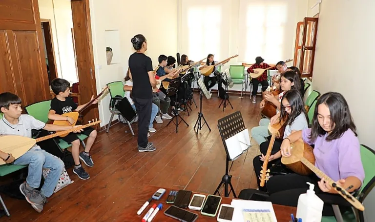 Talas Musiki Cemiyeti'nde Bağlama Kursu Kayıtları Başladı — haber görseli