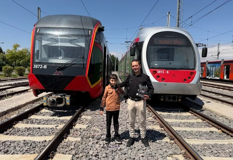 Kayseri'de Yürek Isıtan Sürpriz: Tramvay Tutkunu Miraç'ın Hayali Gerçek Oldu — haber görseli