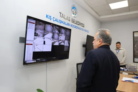 Talas’ta Kar Mesaisi: Başkan Yalçın Çalışmaları Koordinasyon Merkezinden Yönetti — haber görseli