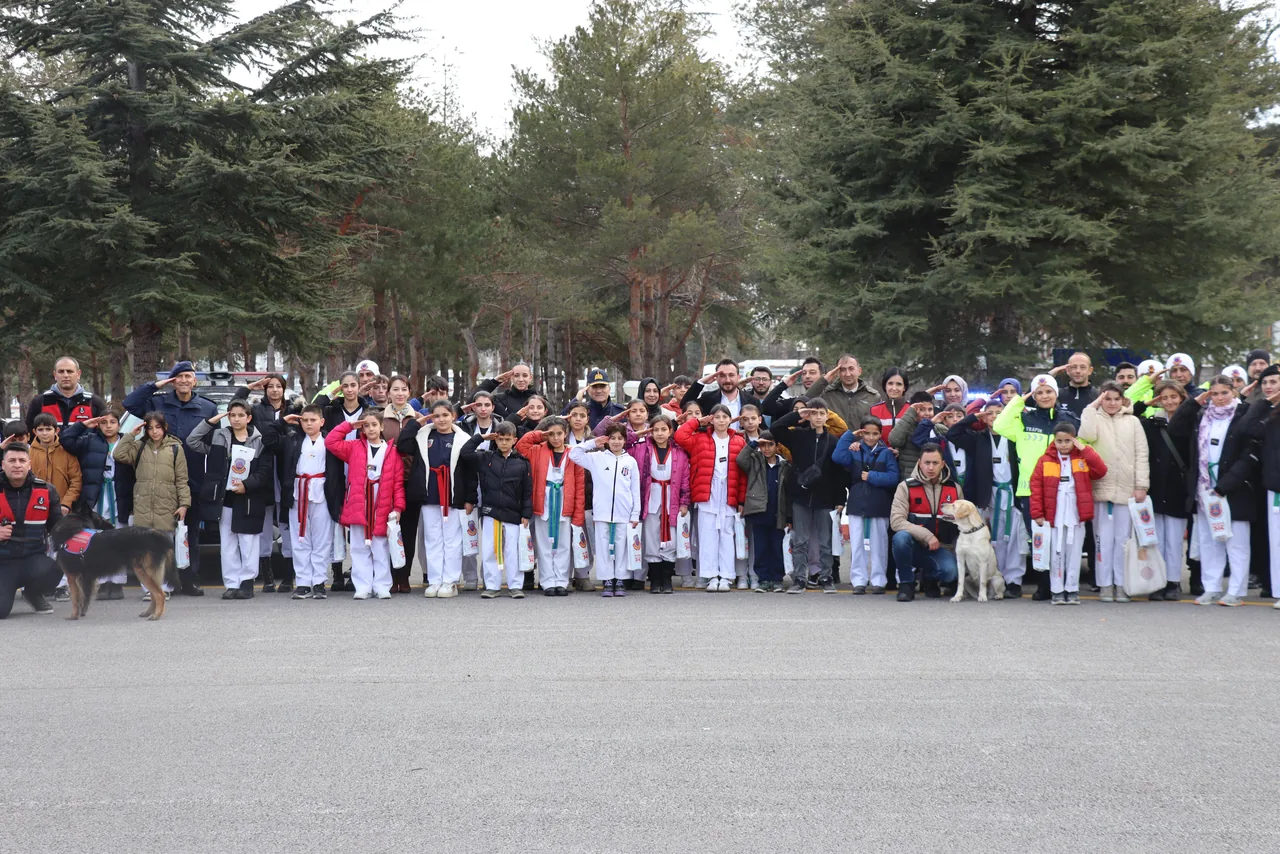 ERVA Spor Okulları’ndan İl Jandarma Komutanlığına Ziyaret — haber görseli