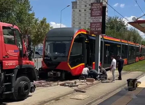 Kayseri’de Tramvayın Altında Kalan 24 Yaşındaki Kezban Nur Eravşar Hayatını Kaybetti — haber görseli