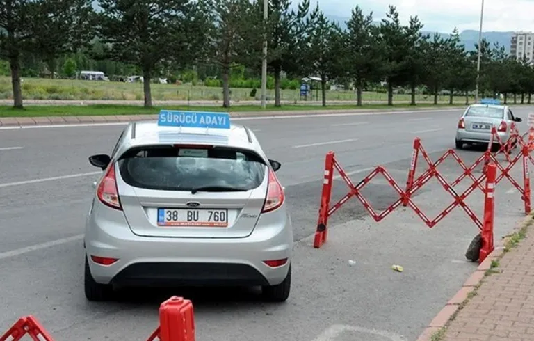 EHLİYET ALACAKLAR DİKKAT! SINAV SİSTEMİ DEĞİŞİYOR! — haber görseli