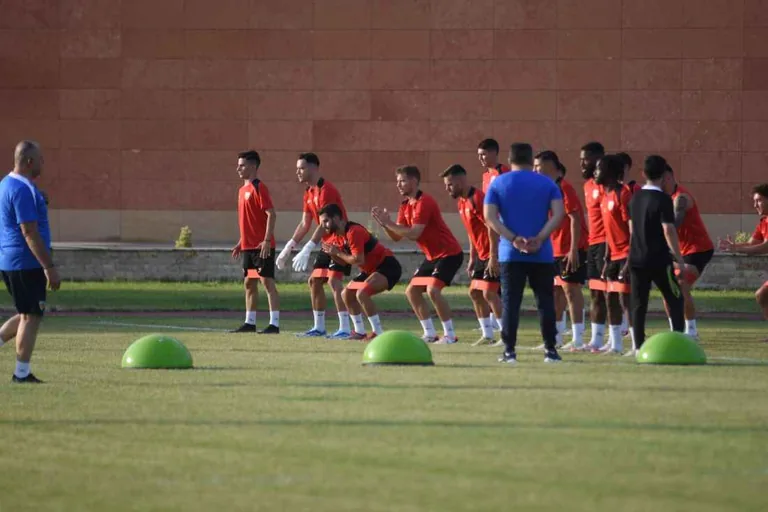 Kayserispor'da Hazırlık Maçları Belli Oldu! Transfer Yasağına Rağmen Umutlar Yüksek — haber görseli