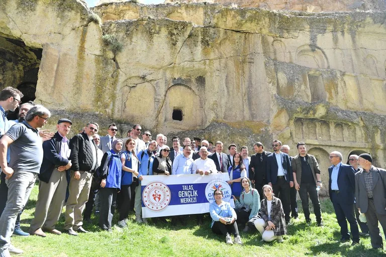 Vali Çiçek ve Başkan Büyükkılıç, Turizm Haftası'nı Erdemli Vadisi'nde Gençlerle Kutladı — haber görseli