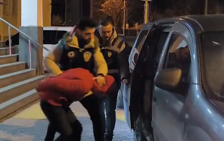 Kayseri’de Evlerden hırsızlık yapan 3 kişi, Kıskıvrak Yakalandı! — haber görseli