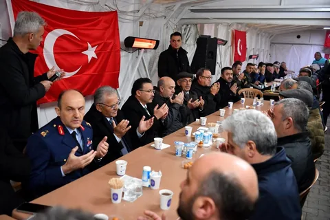 Vali Çiçek ve Başkan Büyükkılıç'tan Şehit Tuğgeneral Baydilli'nin Ailesine Taziye Ziyareti — haber görseli