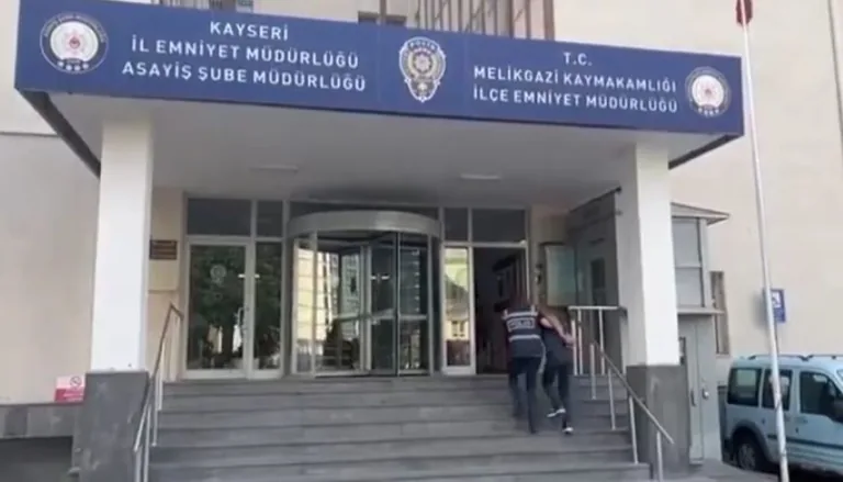 Kayseri'de Firari Hükümlü Yakalandı: 10 Yıl Kesinleşmiş Cezası Bulunan M.D. Cezaevinde — haber görseli