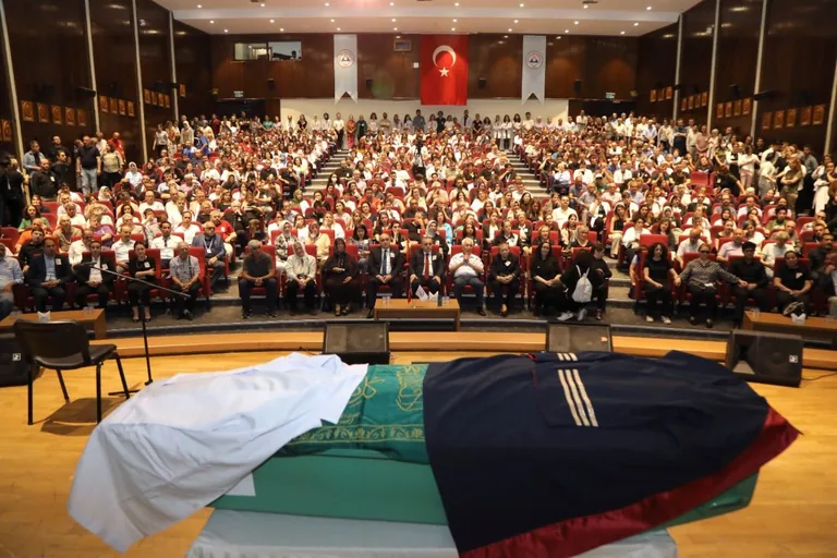 ERÜ’de vefat eden Öğretim Üyesi Prof. Dr. Tamer Güneş için tören düzenledi — haber görseli