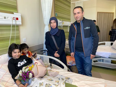 Depremzede Aysima Hastane Odasında Eğitim Almaya Başladı — haber görseli