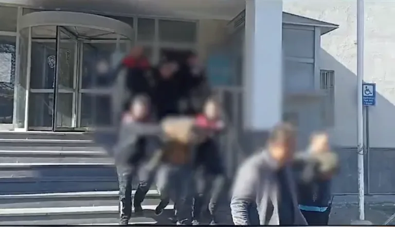 İldem'de Silahlı Saldırı! 5 Gözaltı: Şüpheliler Arasında İhraç Poliste Bulunuyor — haber görseli