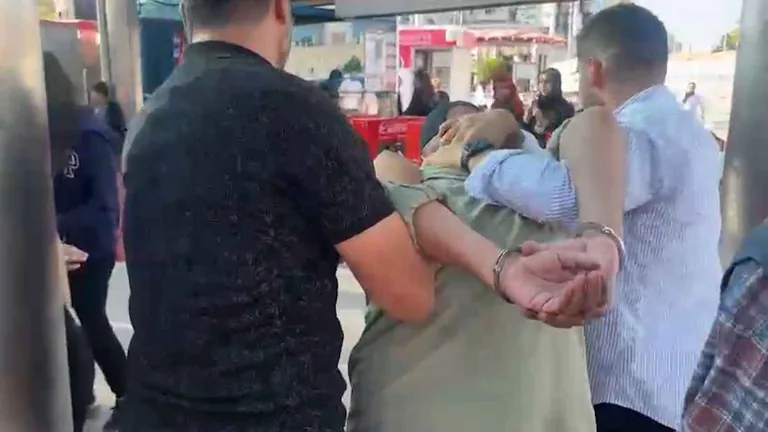Tramvayda Şüpheliyi Tespit Eden Kayseri Polisi, Uyuşturucuya Geçit Vermedi! — haber görseli