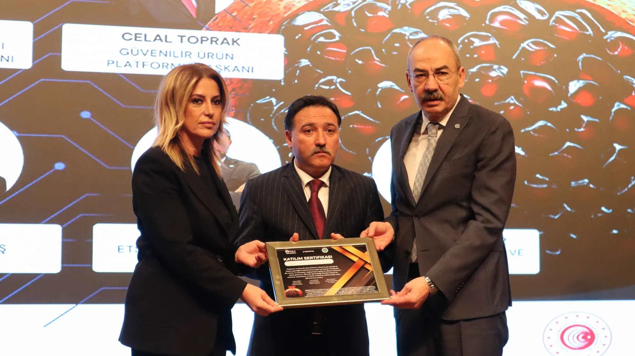 Vali Çiçek’ten Net Mesaj: E-Ticaret Artık Milli Mesele — haber görseli