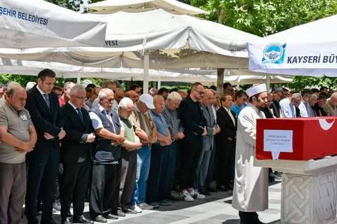 Şırnak’ta Vefat Eden Polis Memuru Mustafa Yağmur defnedildi — haber görseli