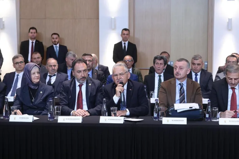 Başkan Büyükkılıç, Konya’da AK Parti Yerel Yönetimler İstişare Toplantısına Katıldı — haber görseli