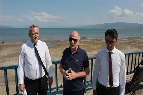  Ümit Özdağ’dan Uyarı: İznik Gölü Yok Oluyor! — haber görseli