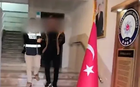 Kayseri’de Pompalı Dehşet! Sahabiye Mahallesi'nde İş Yeri Kurşunlayan İkili Kıskıvrak Yakalandı — haber görseli
