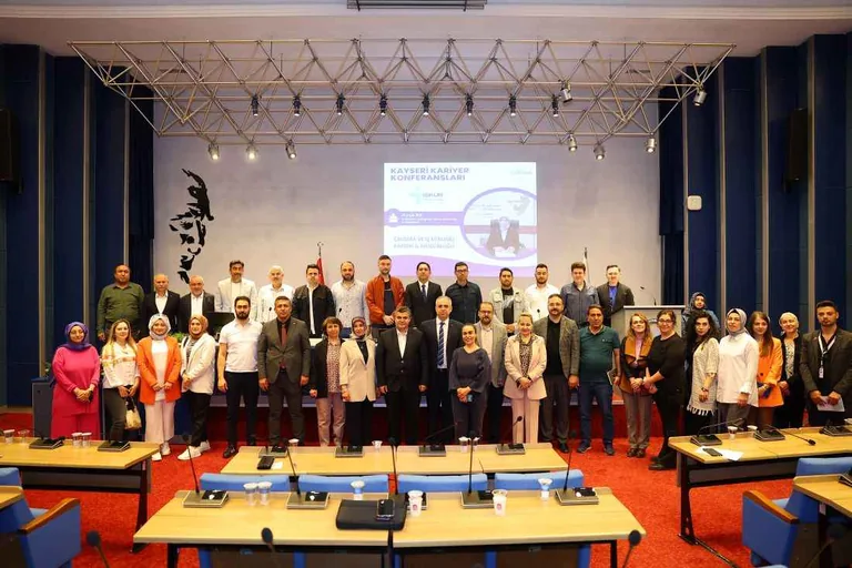 Büyükşehir'in Kayseri Kariyer Konferansları Sürüyor  — haber görseli