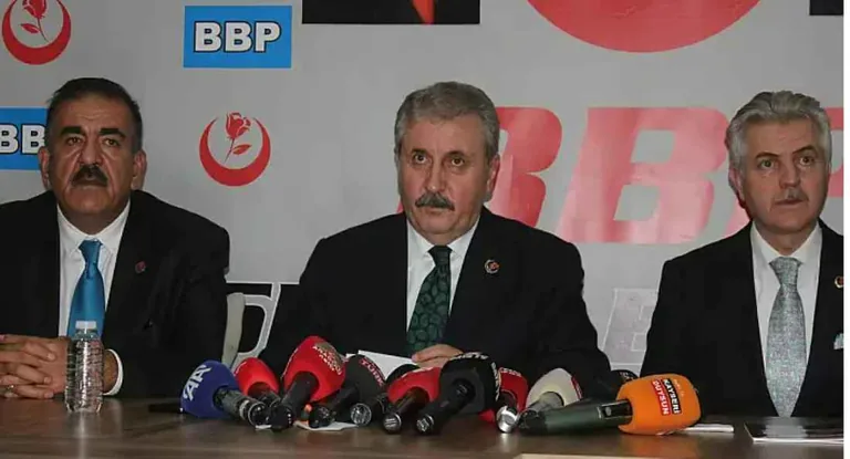 BBP Lideri Destici'den Kayseri'de Çarpıcı Açıklama: Öcalan’a İdam Şart, Teröristlerle Müzakere Edilemez — haber görseli