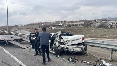 Kuzey Çevre Yolunda Korkunç Kaza! TIR yol kenarında duran otomobile çarptı: 1 ağır yaralı — haber görseli