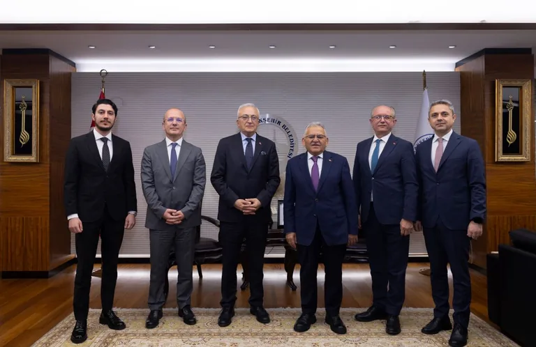 Aksa Doğalgaz Yöneticilerinden Başkan Büyükkılıç'a Ziyaret — haber görseli
