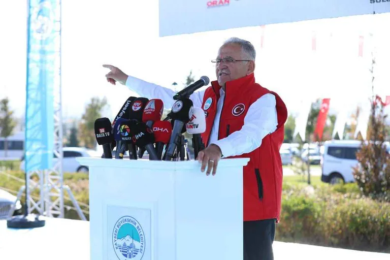 Kayseri Bilim Festivali Başladı: Gökyüzünde SOLOTÜRK, Sahne’de Bilim! — haber görseli