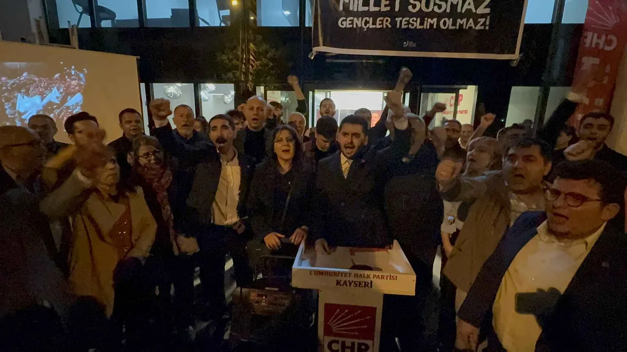 CHP’li Gözbaşı: “CHP’yi Kimin Yöneteceğine Darbeciler Değil, Millet Karar Verir” — haber görseli