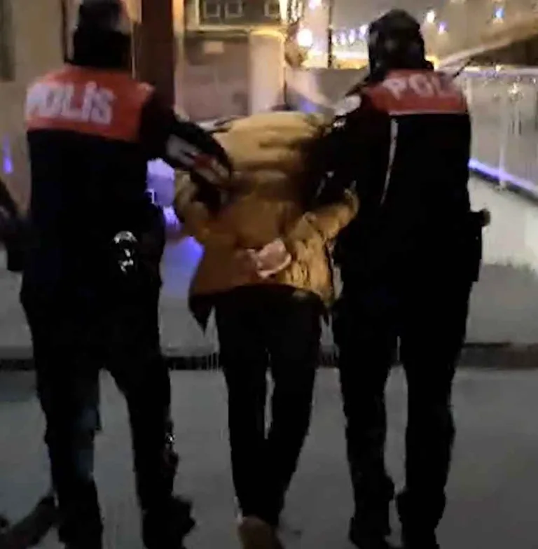 Arananlar Listesindeydi! 20 Yıl Hapis Cezalı Hırsız Kayseri’de Yakalandı — haber görseli