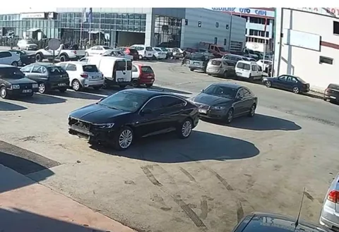 Kayseri'de Tehlikeli Kavşak! Sürücüler Aynı Noktada Çarpışıyor! Esnaftan Önlem Çağrısı — haber görseli
