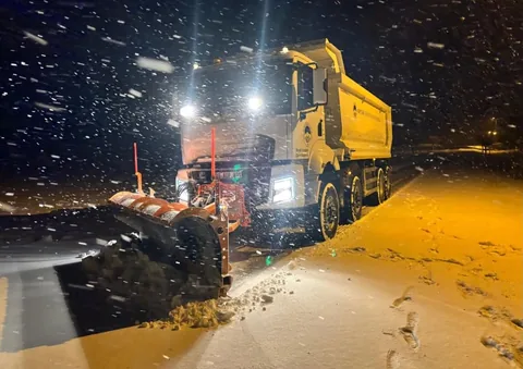 Kayseri’de Kar Seferberliği: Kapanan 47 Mahalle Yolu Yeniden Ulaşıma Açıldı! — haber görseli