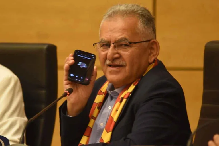 Kayserispor’da Başkan Ali Çamlı güven tazeledi — haber görseli