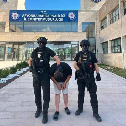 Kırmızı Bültenle Aranan FETÖ Firarisine Yardım Eden Özcan Atlı, Tutuklandı — haber görseli