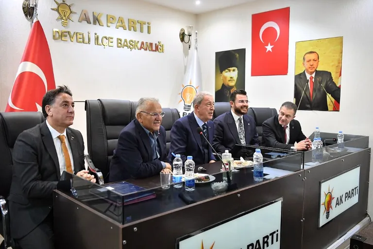 AK Parti Kayseri Milletvekili Akar ve Başkan Büyükkılıç, 3 İlçeye ziyarette bulundu — haber görseli
